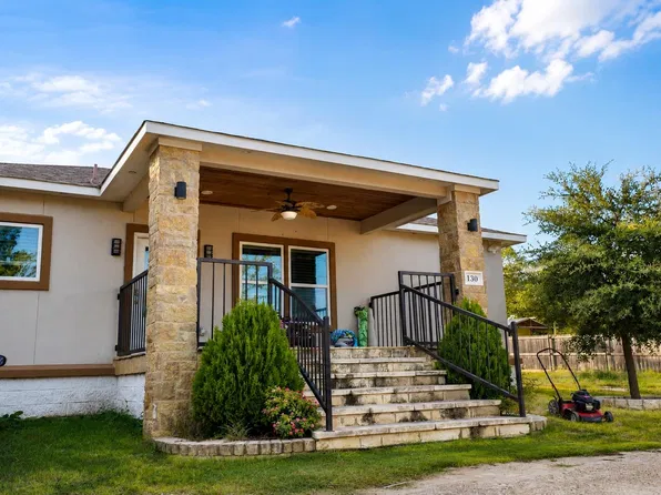 130 Los Arcos Rd, Elgin, TX 78621