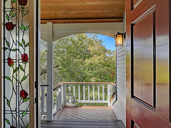 4th image of 141 Hopfield Dr