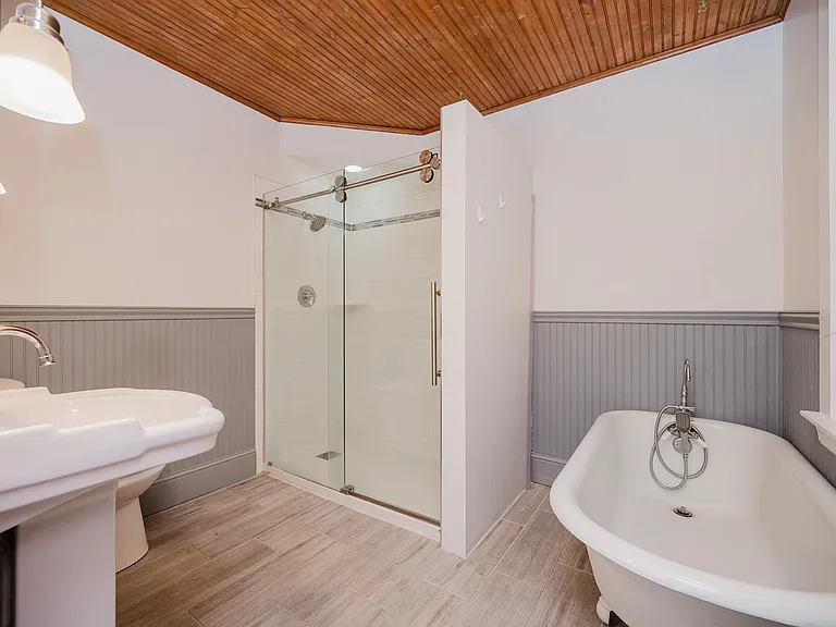 3428 Church Street Bathroom