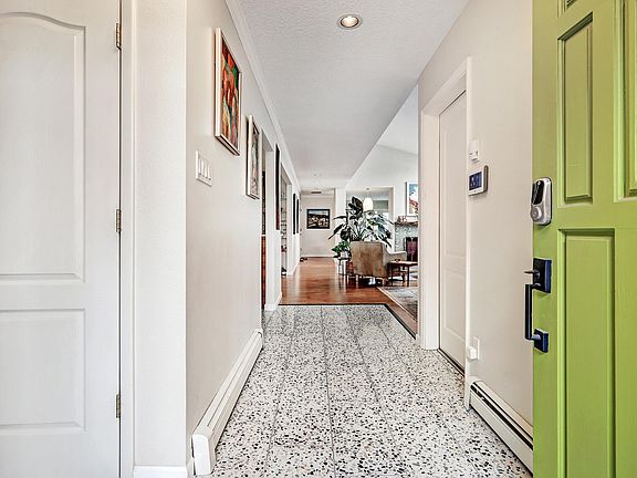 3rd image of 6609 Casa Loma NE