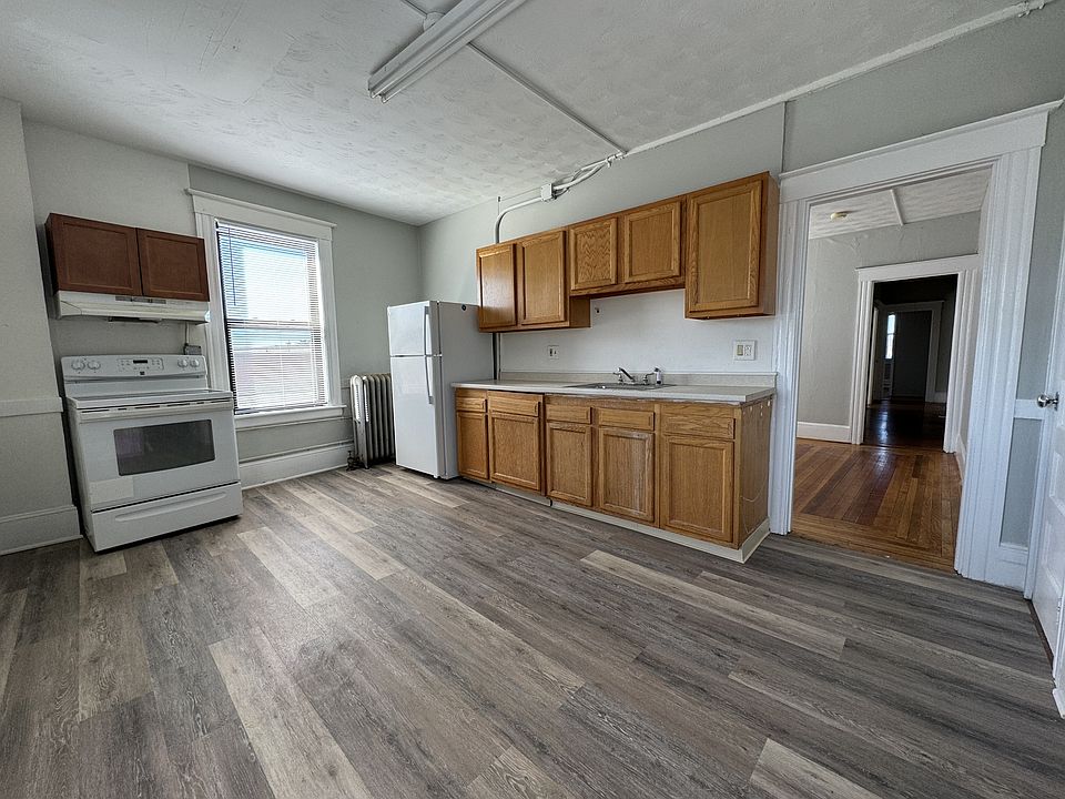 1st image of 4 E Main St APT 3F