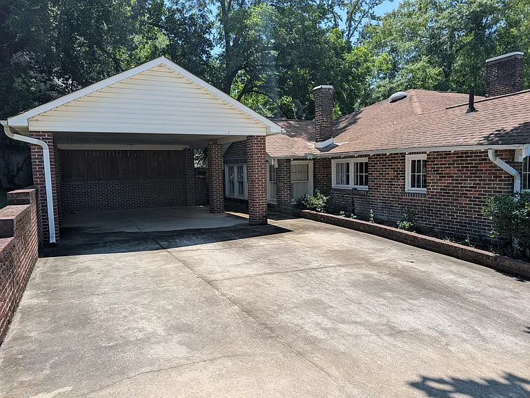 2201 Blossom St — Photo 11