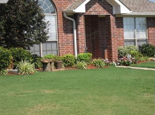 343 Meadowridge Cir, Texarkana, AR 71854
