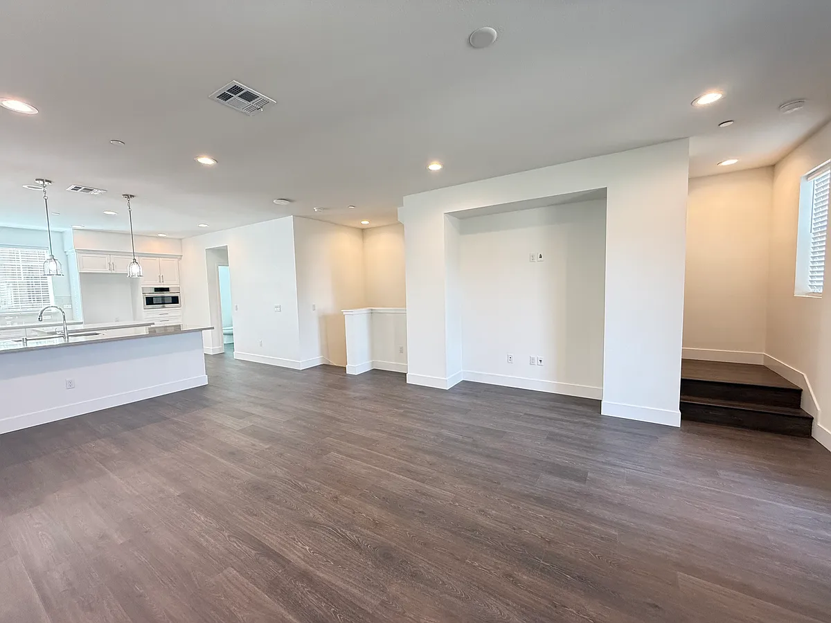 Building Photo - 450 Semillon Ln