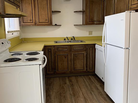 2nd image of 4251 Central Ave #3