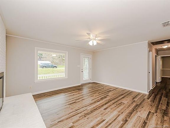 5th image of 2021 Leslie Dr