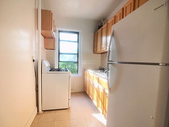 3rd image of 3150 Bailey Ave APT 1B
