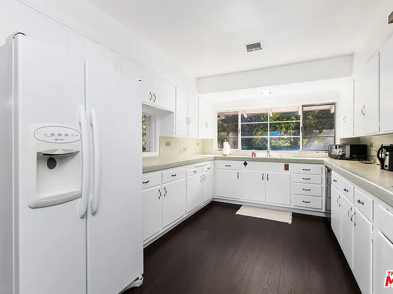 19471 Rosita St — Photo 8