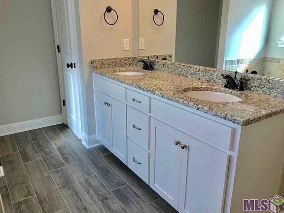 5th image of 710 Elliston Dr