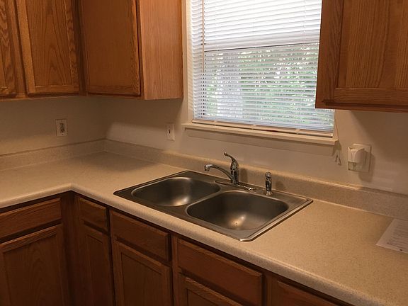 Kitchen sink depth
