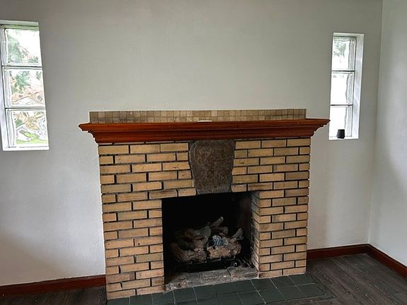 4th image of 3137 Tamarack Dr