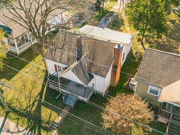 4th image of 5813 Leslie Ave