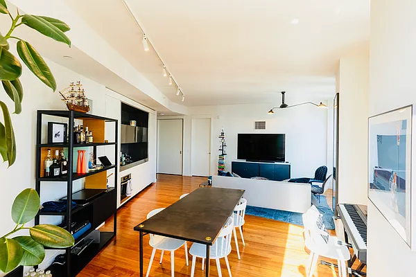 Rented by SERHANT. | media 19