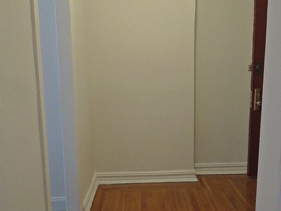 5th image of 392 Saint Johns Pl APT 3I