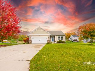 8626 Rainbows End Rd SE, Caledonia, MI 49316