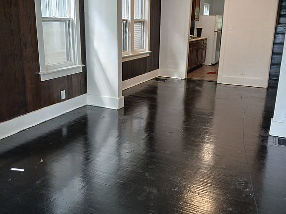 2nd image of 138 N 38th St