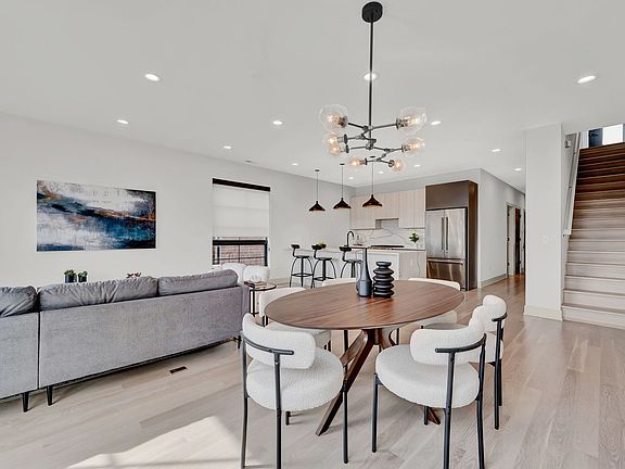 5th image of 1232 N Bosworth Ave #401