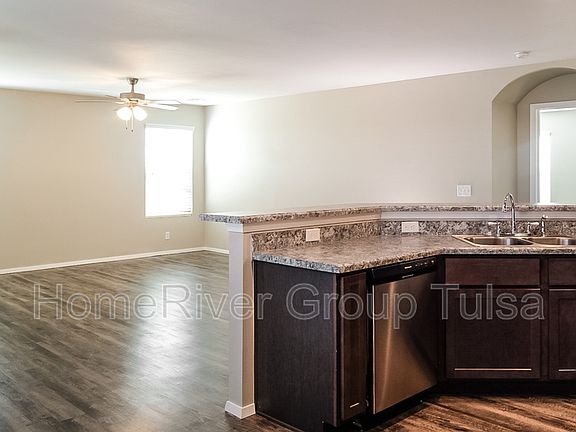 5th image of 1625 S 31st St