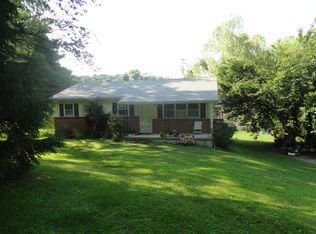 975 Deer Rd, Fawn Grove, PA 17321