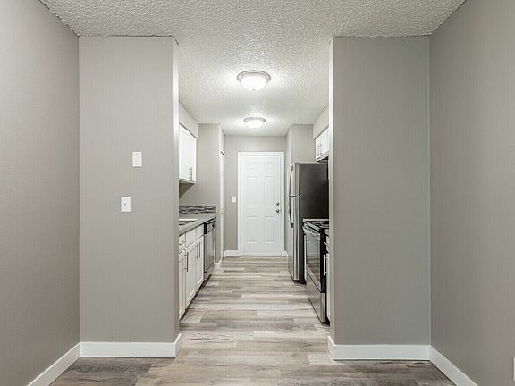 2nd image of 2500-2550 Lancaster Dr NE #20