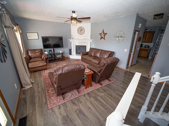3rd image of 2104 Reserve Cir N