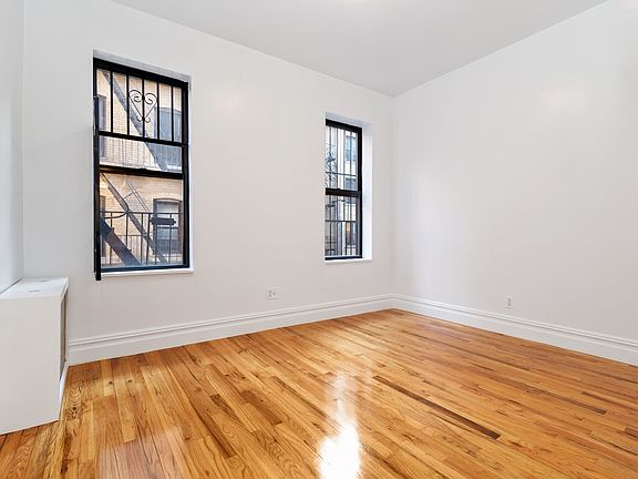 3rd image of 164 Waverly Pl APT 3B