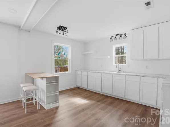 1601 Sigmon St, Lincolnton, NC 28092