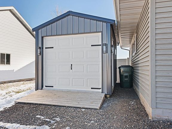 3rd image of 531 Midway Dr