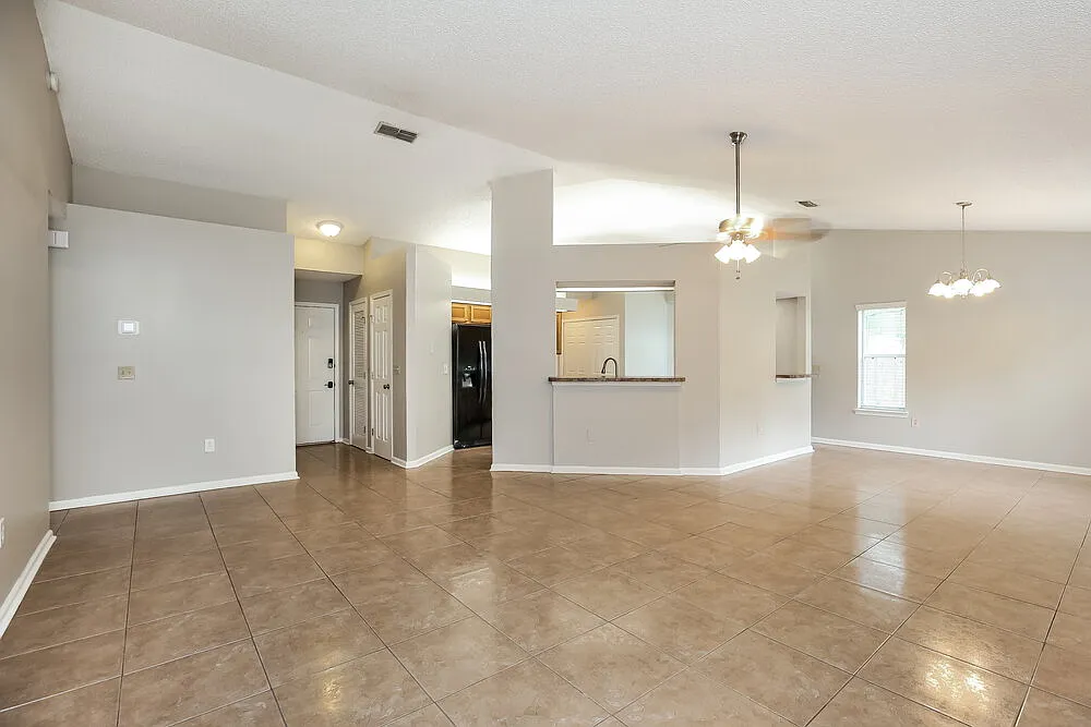 3 bed, 2.0 bath, 1552 sqft, $1,780 — Photo 4