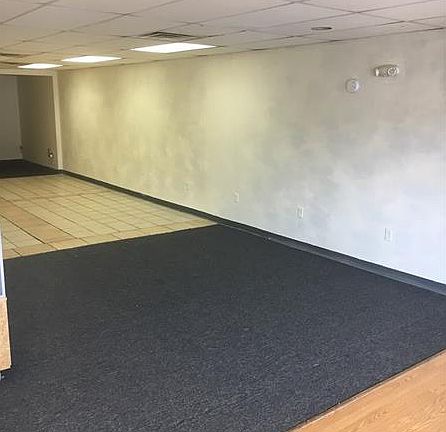 4th image of 1622 Lincoln Way