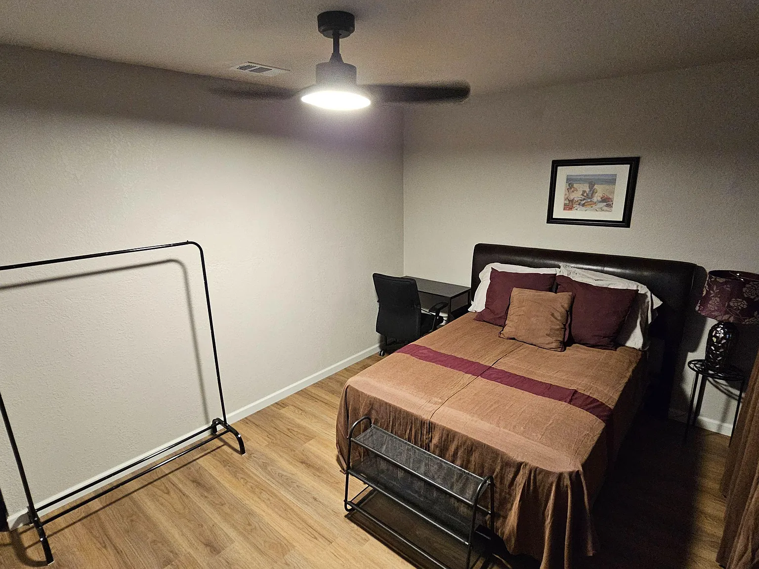 4 bed, 3.5 bath, 3480 sqft, $819 — Photo 2