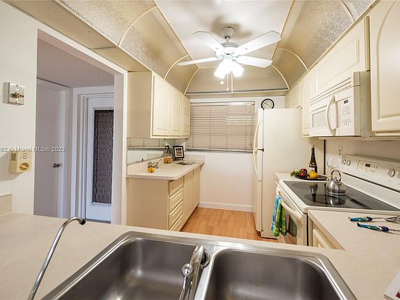 4th image of 1831 Sabal Palm Dr APT 305