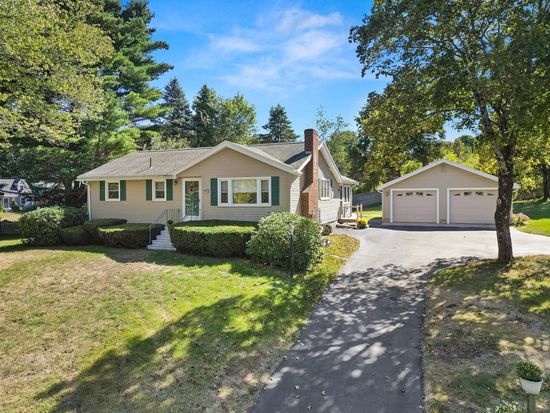 163 Center St, Groveland, MA 01834