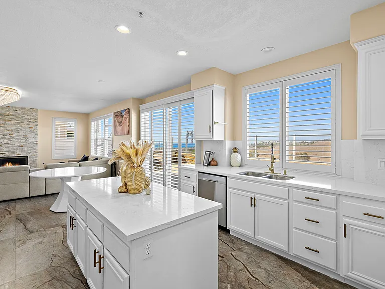 2438 Calle Aquamarina — Photo 12
