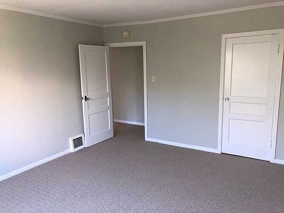3rd image of 176 Forest View Dr