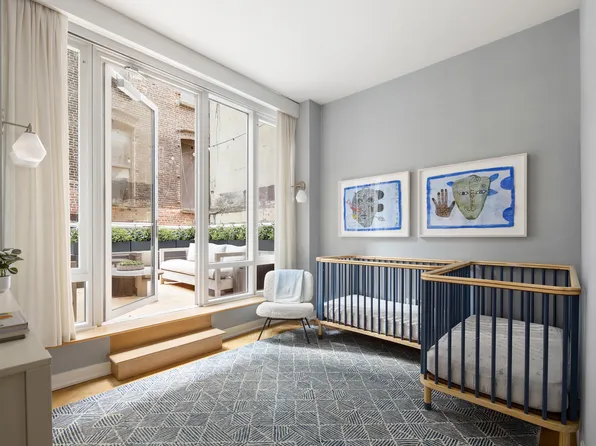 330 Spring Street image 9 of 11