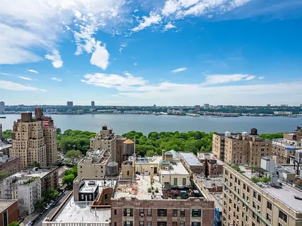 752 W End Ave, New York, NY