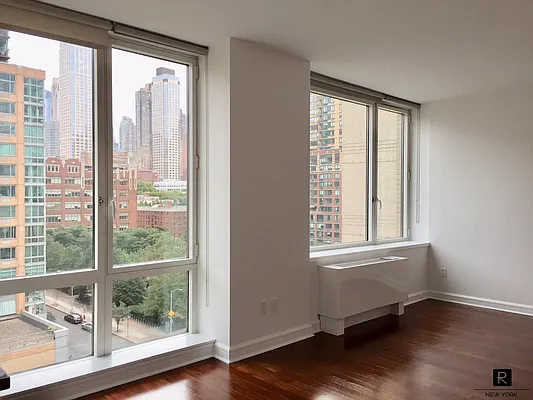 Rented by R New York | media 34