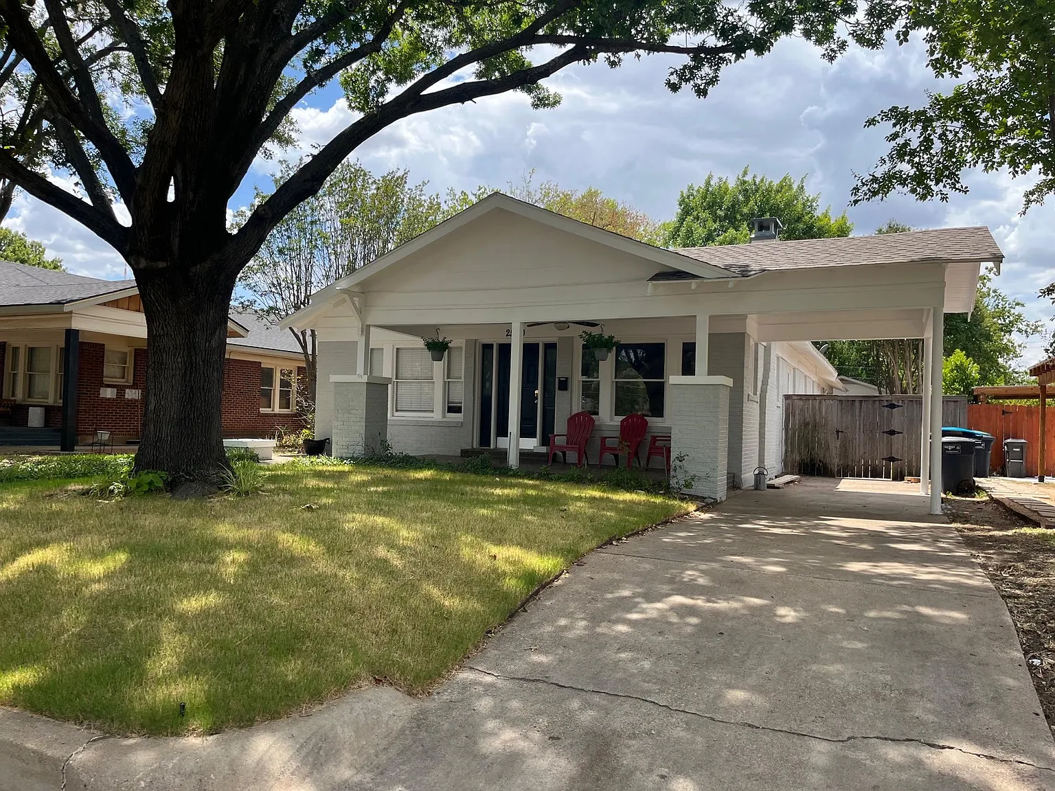 2540 Wabash Avenue — Photo 1