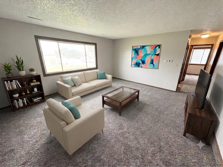 1319 Ravenwood Rd — Photo 1
