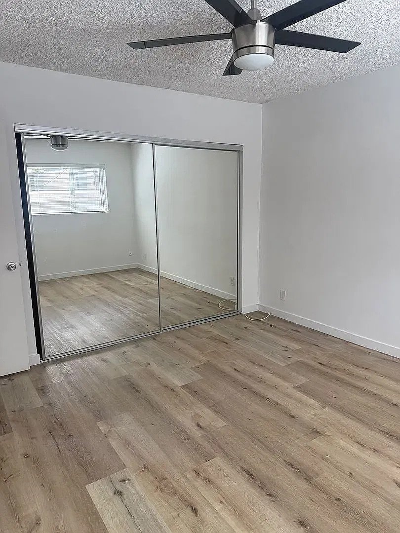1424 N Poinsettia Pl — Photo 4
