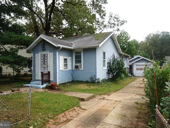 2nd image of 3819 Oglethorpe St