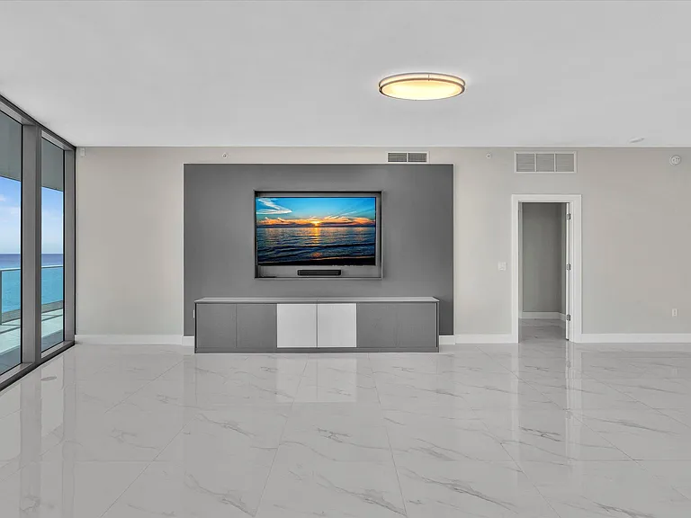 701 N Fort Lauderdale Beach Blvd #802 — Photo 11
