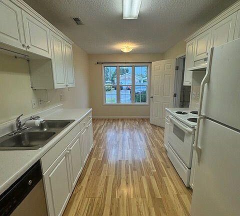4th image of 7217 Vespar Ct