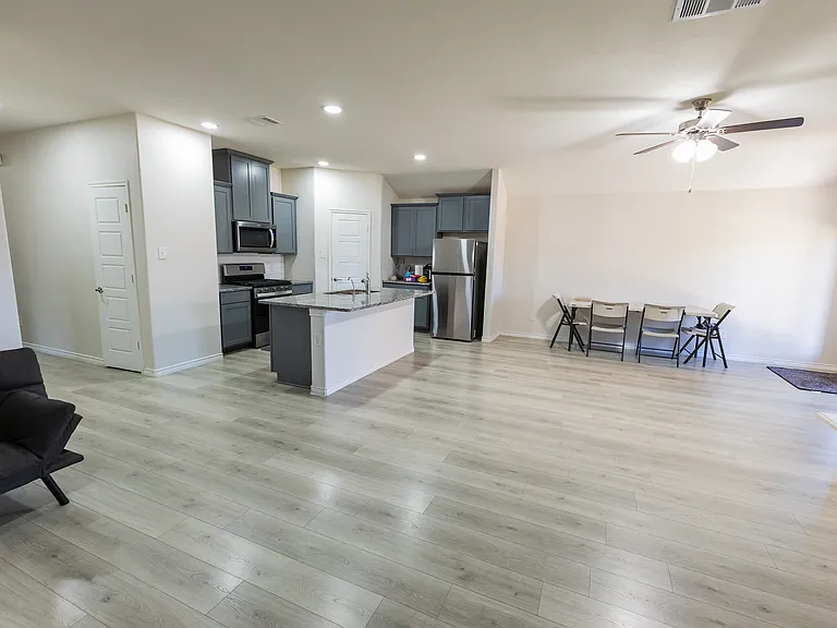 6321 Wales St — Photo 21