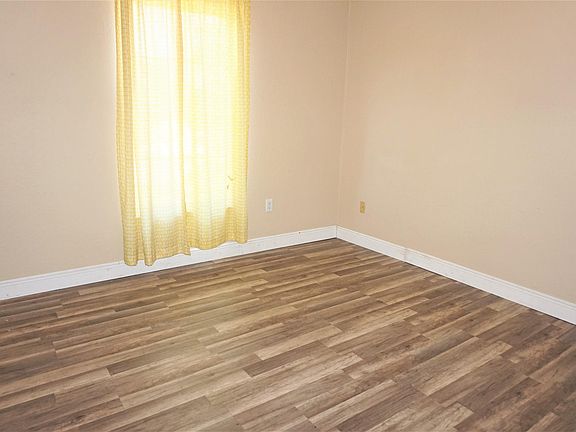 4th image of 8039 Golden Glen Ct
