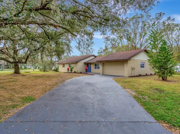 5749 Southernview Dr, Zephyrhills, FL 33541