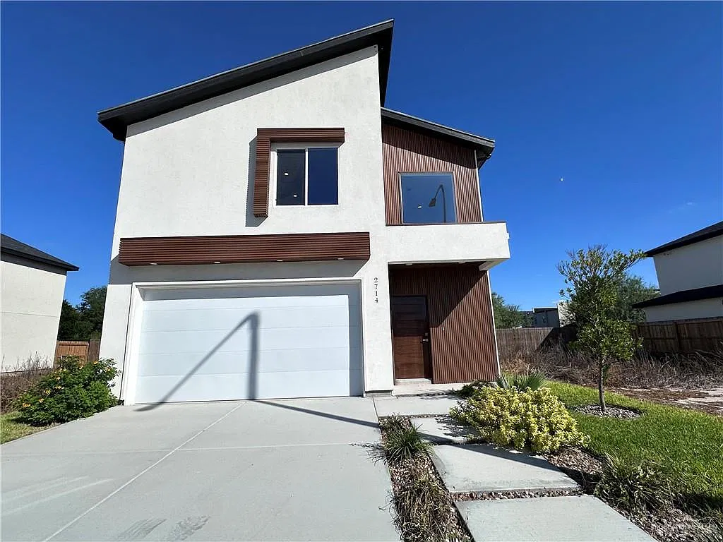 3 bed, 3.5 bath, 1732 sqft, $2,200 — Photo 2