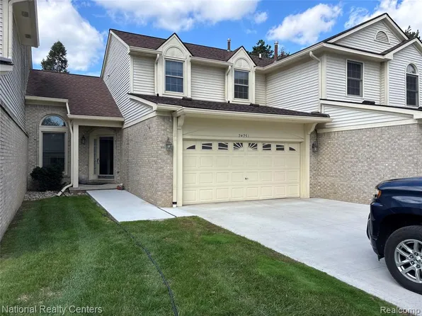 24251 Weathervane Ct, Novi, MI 48374