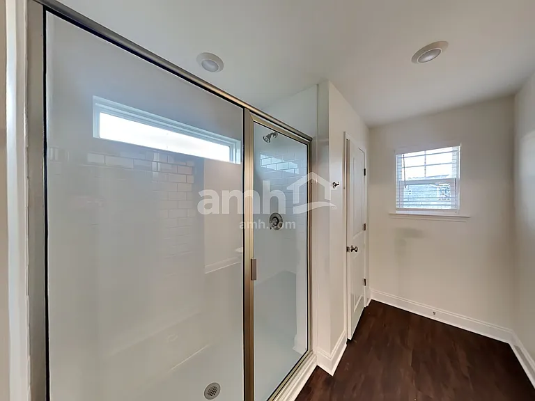 2112 Williamshire Ln — Photo 15